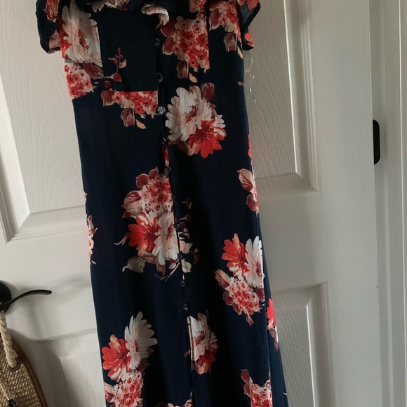 NWOT PEEP BACK 3/4th SLIT DRESS - Picture 9 of 9